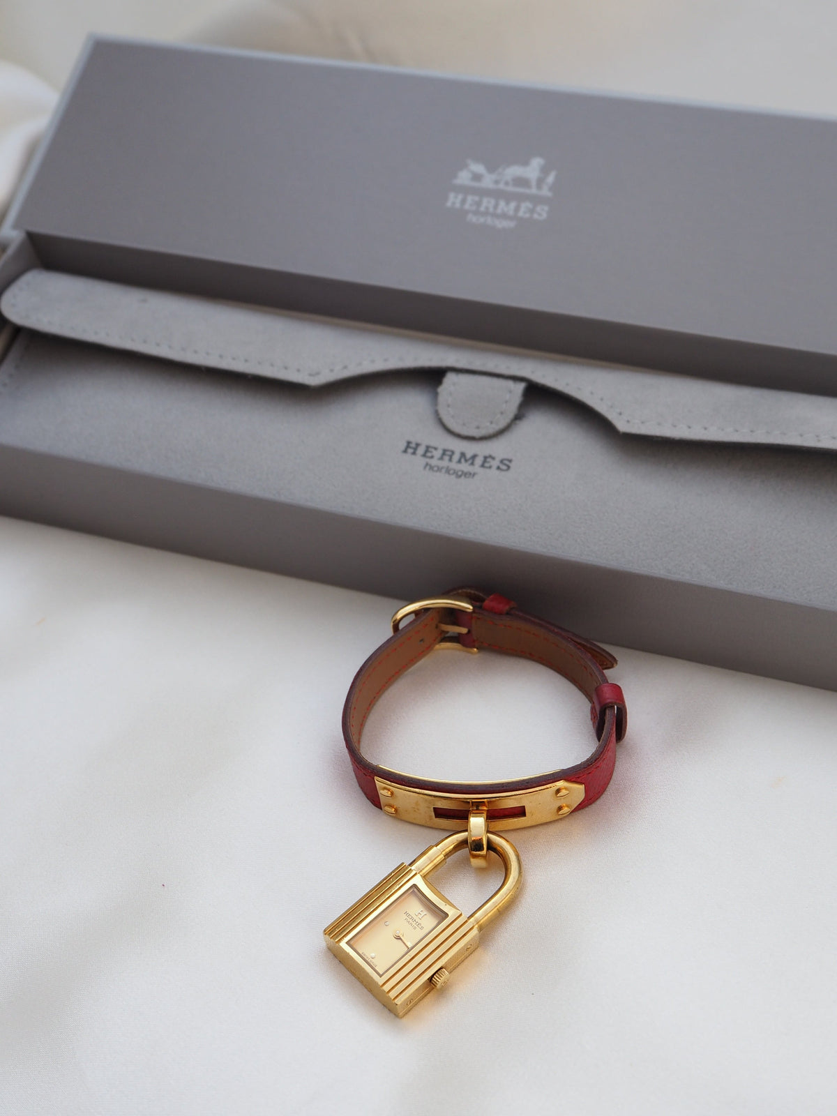 HERMÈS KELLY CADENA WATCH RED